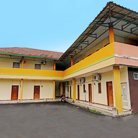 Oyo 91955 Pondokan Cempaka Cirebon Exterior photo