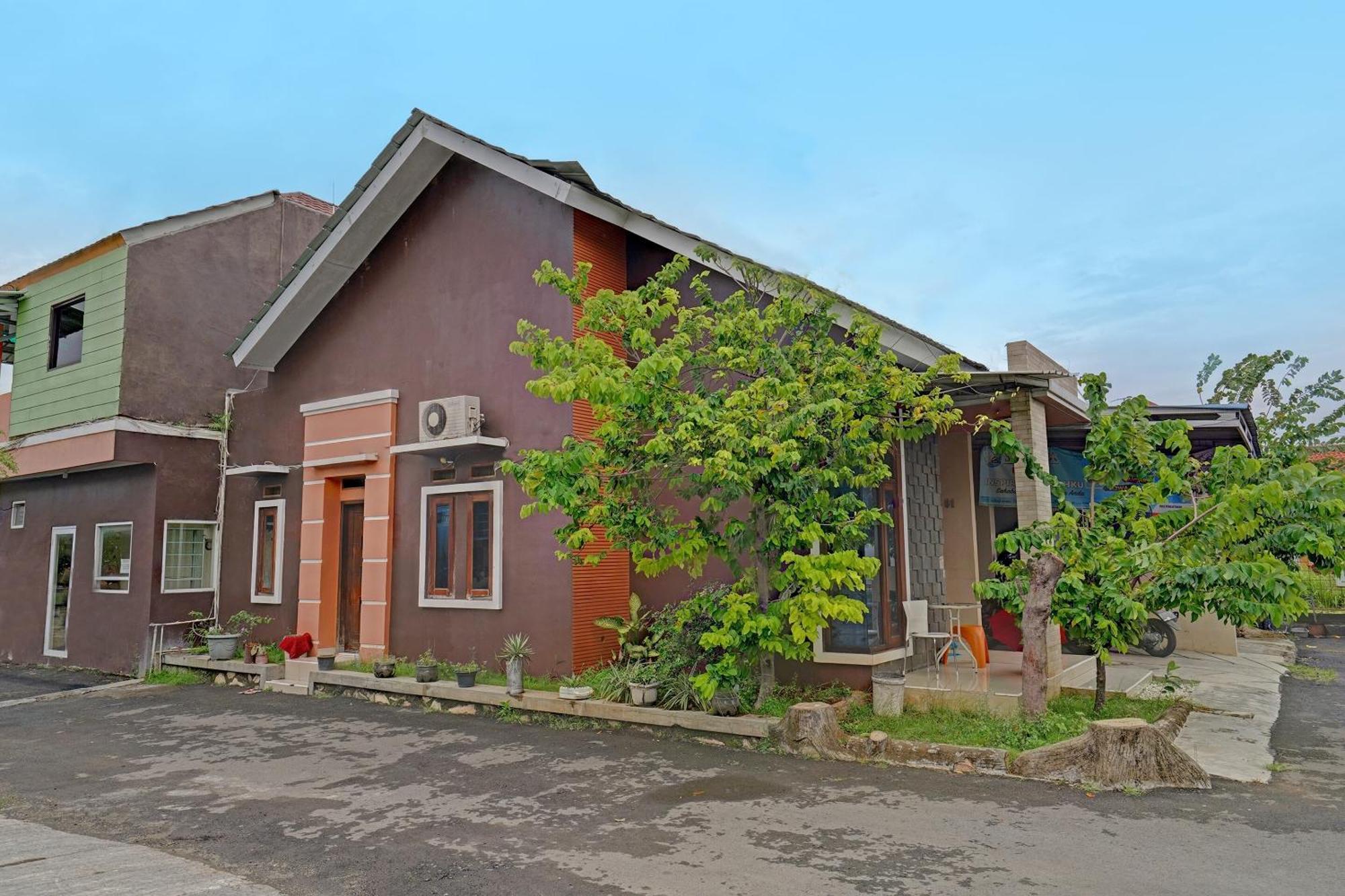 Oyo 91955 Pondokan Cempaka Cirebon Exterior photo